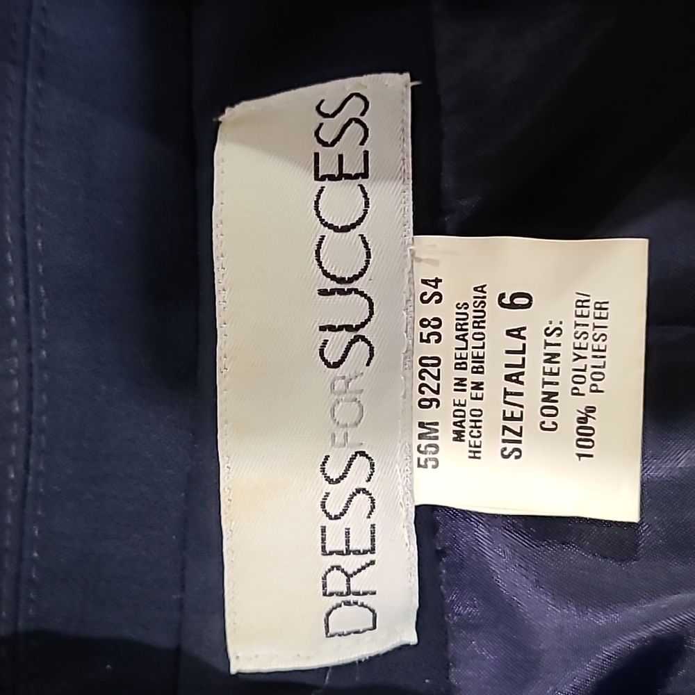 Navy Dress for Success 2 piece suit. Jacket/skirt. Size 6 fits a 4. - Picture 15 of 15